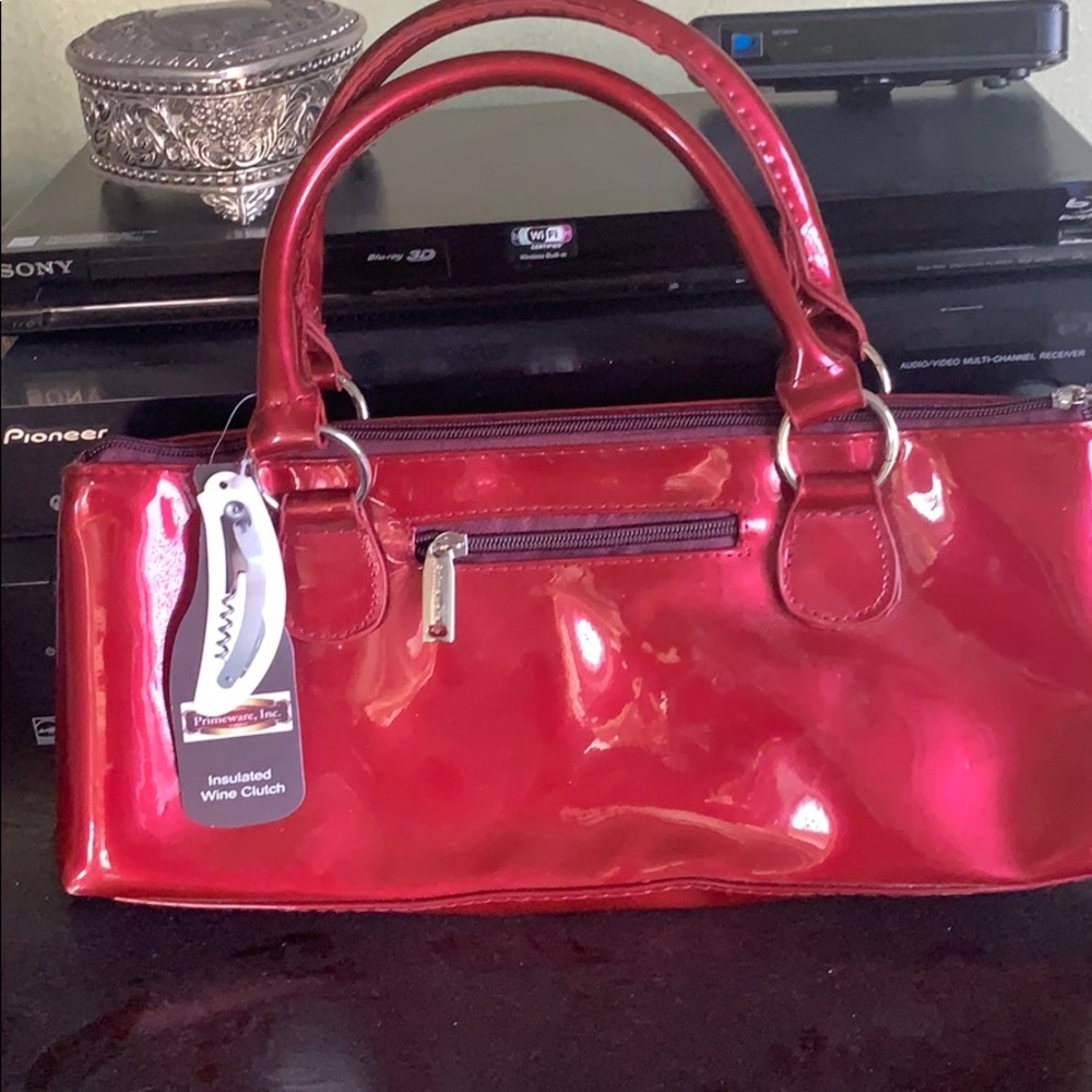 Insulated wine clutch
